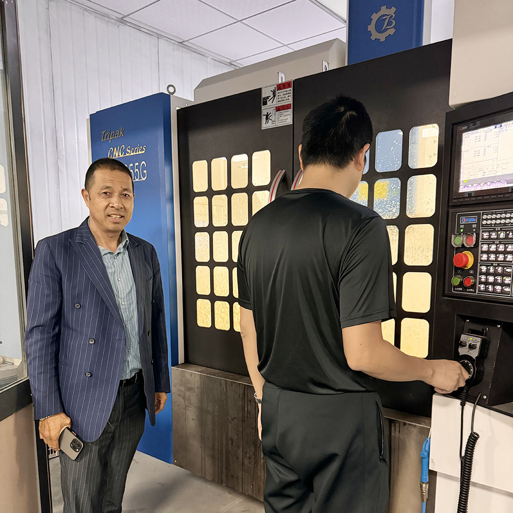 Tool testing machine